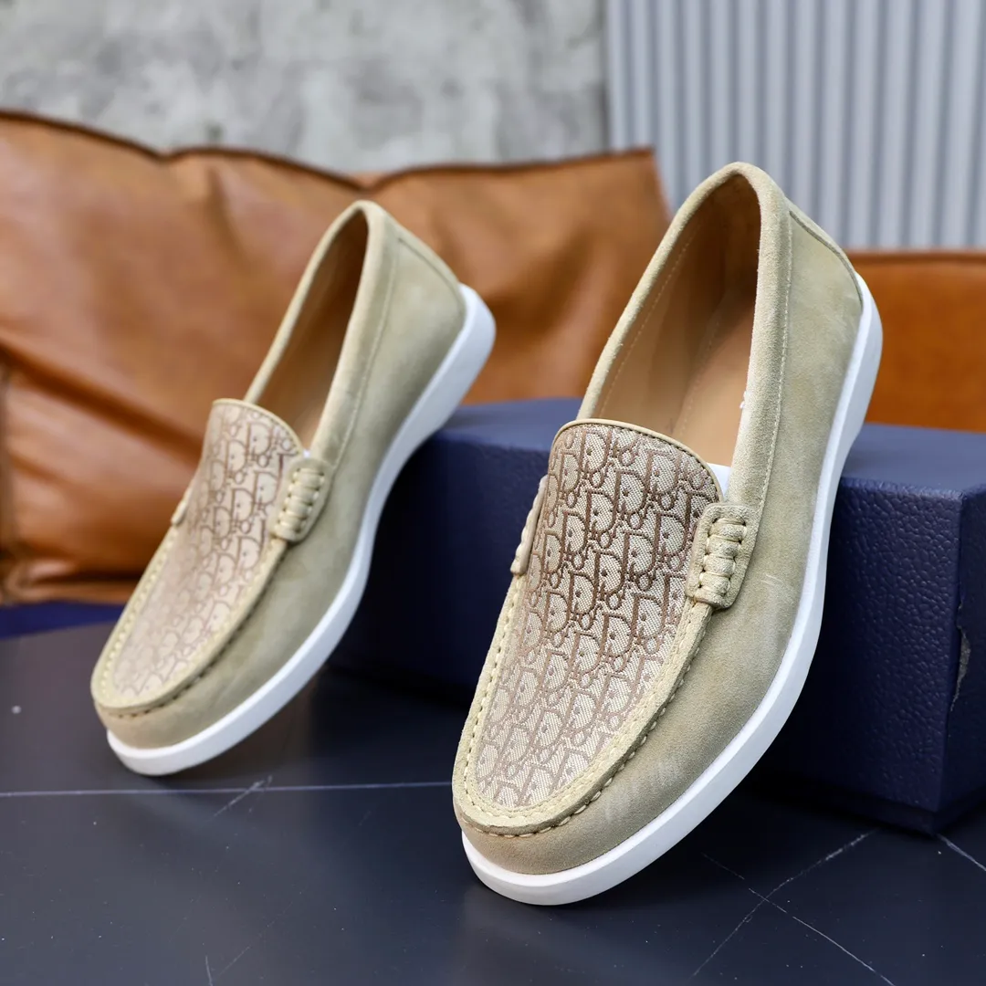 Ex-factory price: 540🙅‍♂️🙅‍♂️🙅‍♂️ Brand: Dior DIOR Standard code: Men's code 38/44 (45 can be customized) Grade: Same as the official website Material: Original cowhide stitching, cowhide lining, original TPU wear-resistant soft outsole Style categories: Leisure and sports version, footwear for driving, young fashion, European and American trends, British style Color: actual picture color